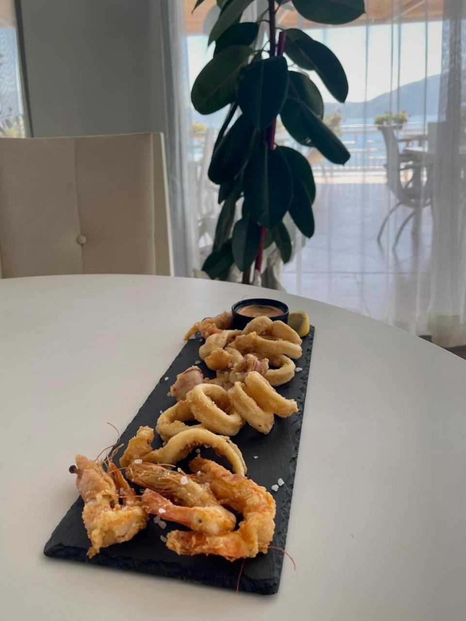 Envi Hotel Vlorë Εξωτερικό φωτογραφία